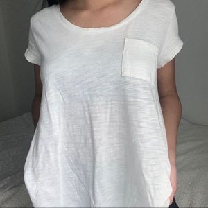 GAP ( easy tee ) white pocket tee shirt